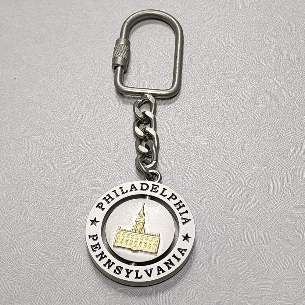 Vintage Philadelphia PA Spinning Keychain Center Collectible Silver Gold